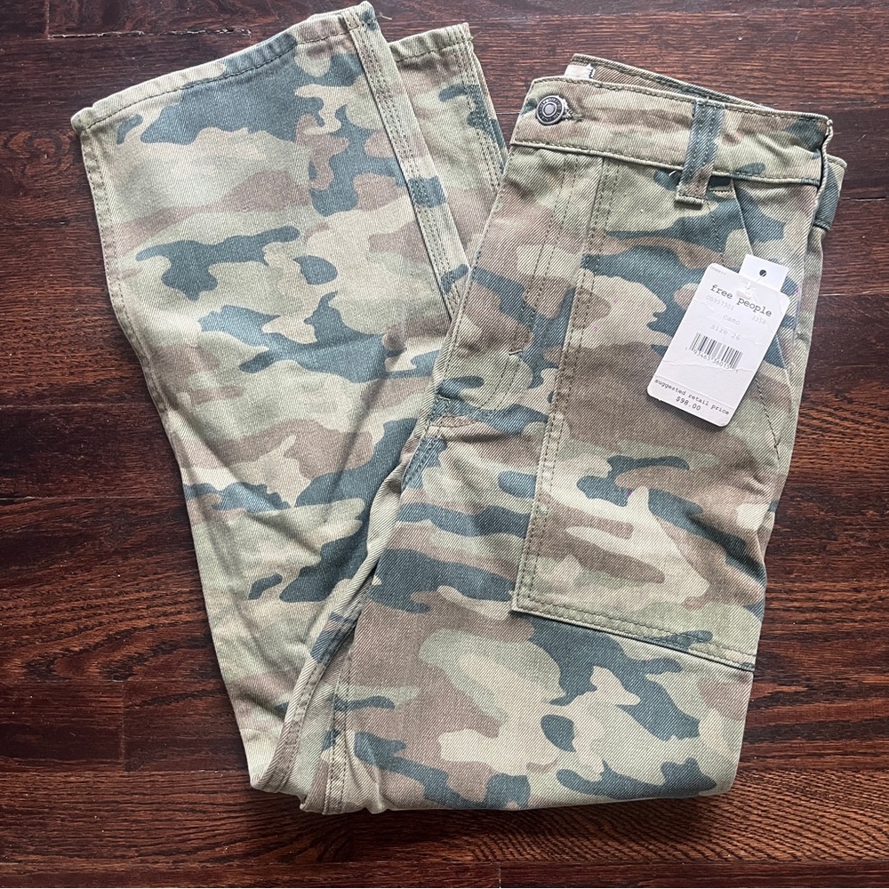 NWT Free People Sz 26 Cargo Pants in Green and Tan Camouflage